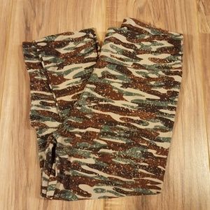 Lularoe Camo OS Leggings